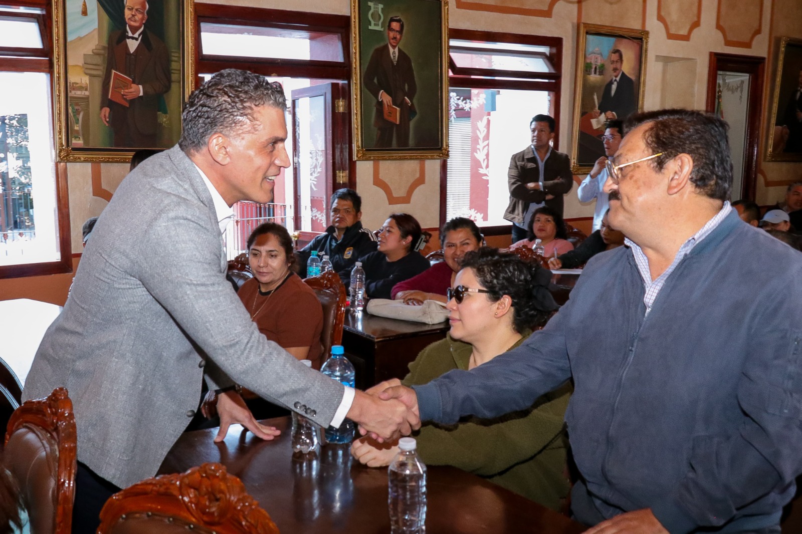 Encabeza el Presidente Municipal Alfonso Sánchez reunión informativa con locatarios del mercado Emilio Sánchez Piedras